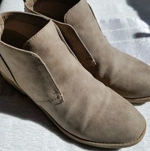 INDIGO rd ankle boots Taupe size 5.5